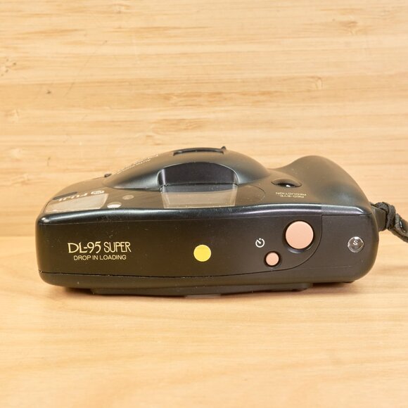 Fujifilm DL-95 Super Autofocus / 35mm Point and Shoot Film Camera / Tested - Picture 3 of 8